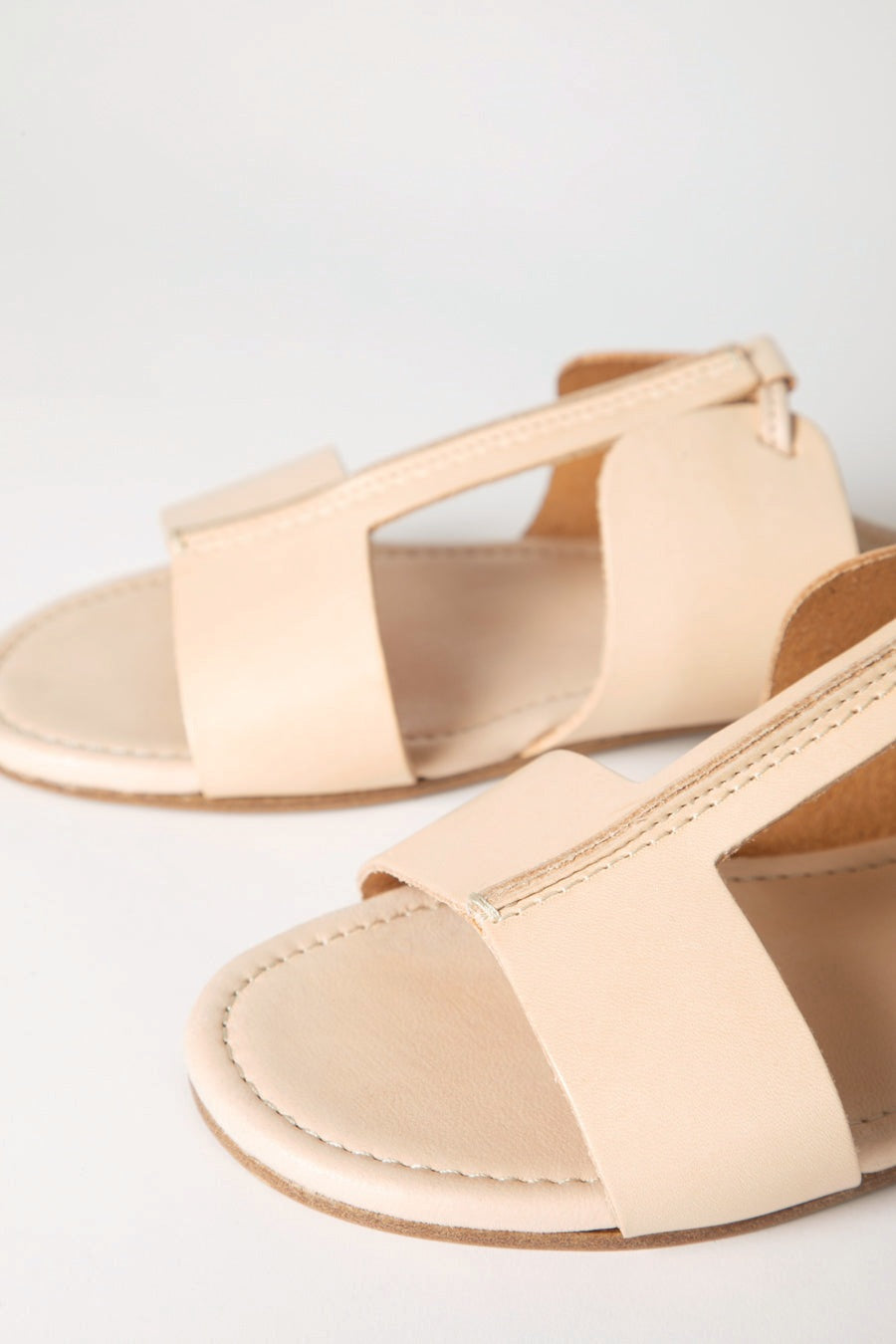 Sandales plates Oriza en cuir Nude, Valentine Gauthier
