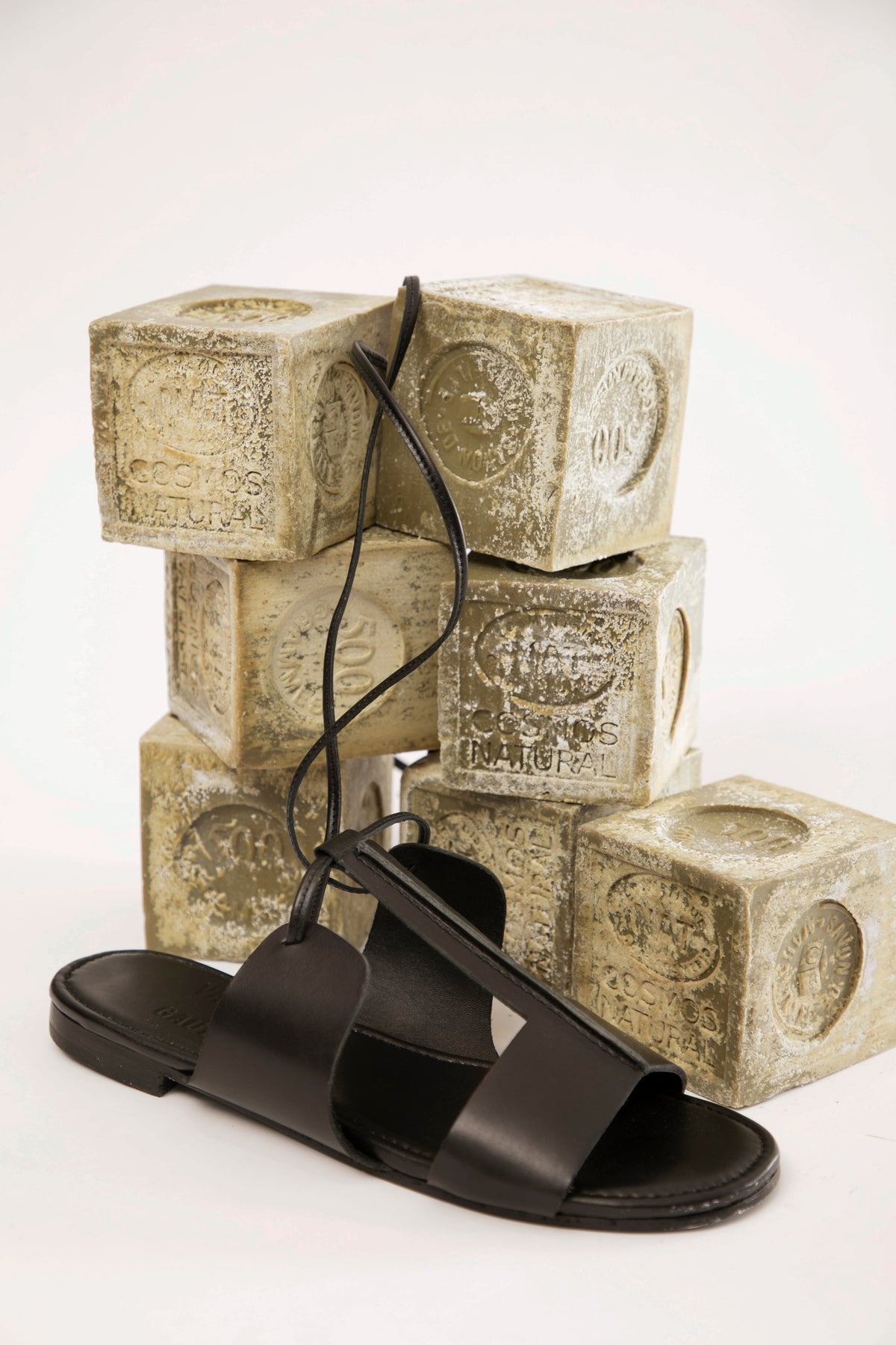 Sandales plates Oriza en cuir Black, Valentine Gauthier