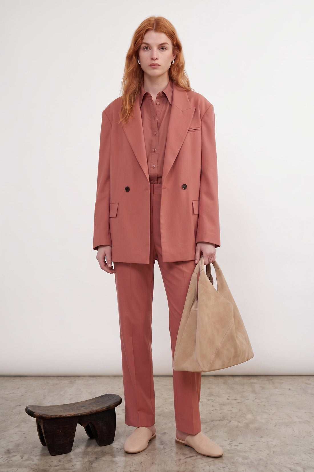 Pantalon Janssens fuselé en laine froide Rose Dawn et Veste de tailleur Arendt en laine froide Rose Dawn, Valentine Gauthier