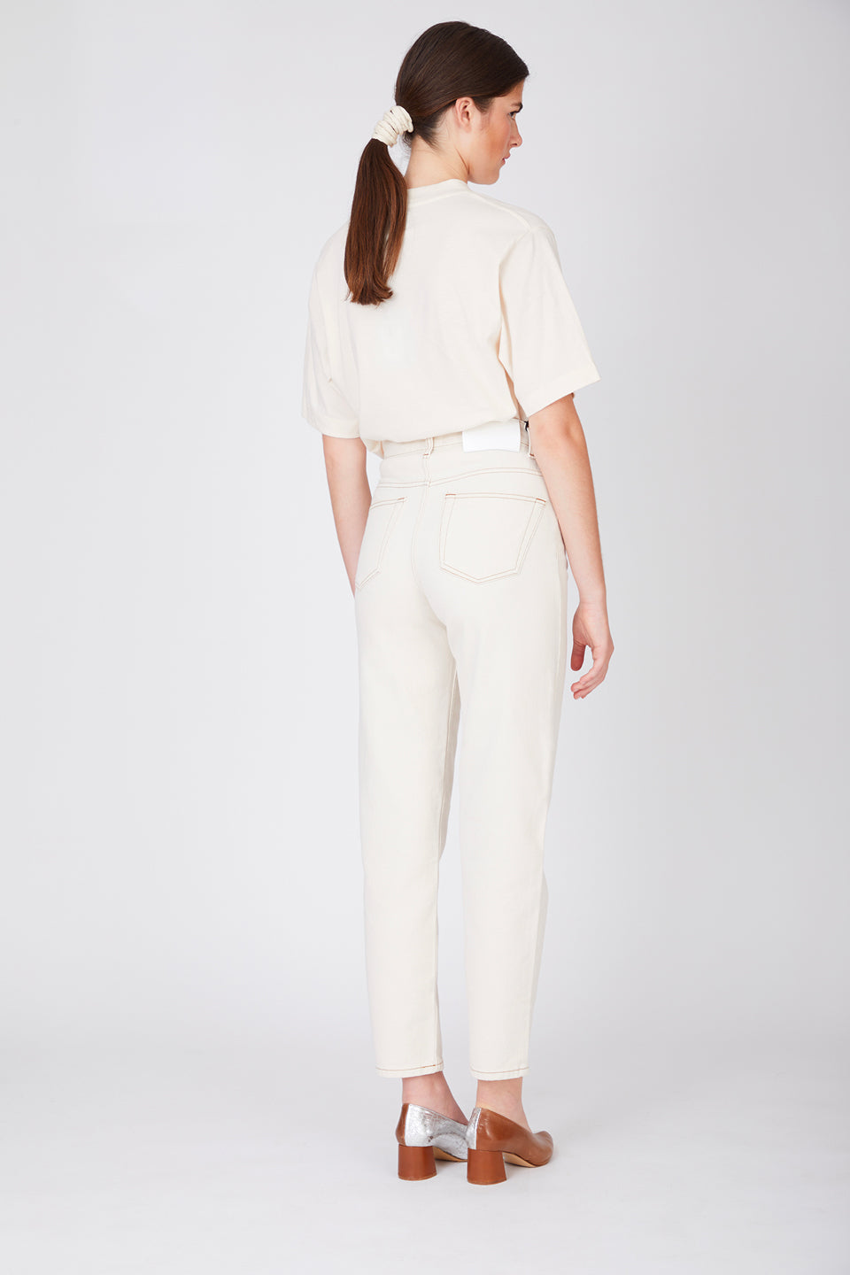 Egon Modernism Off White T-shirt in Organic Cotton