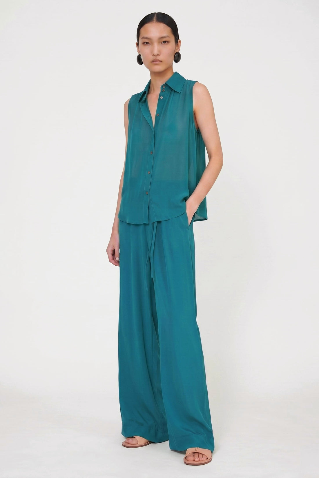 Pantalon droit Aarhus en crêpe de soie Atlantis, Valentine Gauthier