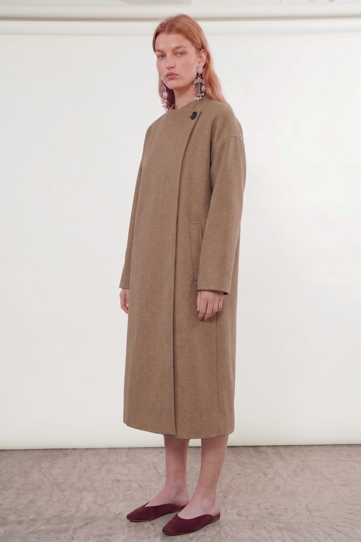 Manteau long croisé Myrtle en laine Warm Taupe, Valentine Gauthier