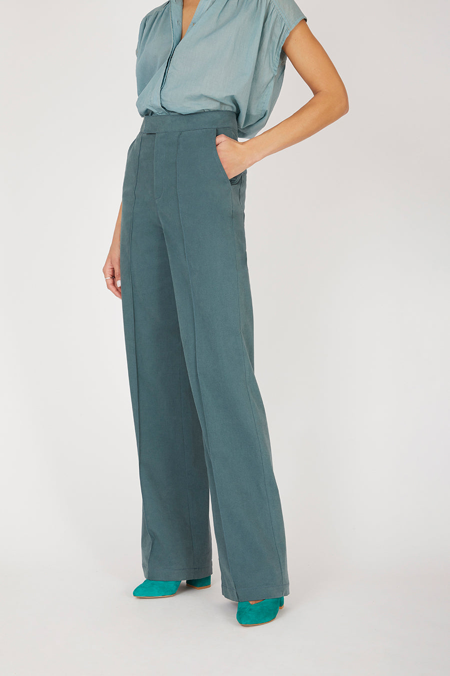 Nerthe Smoke Pine Trousers in Cotton Moleskin