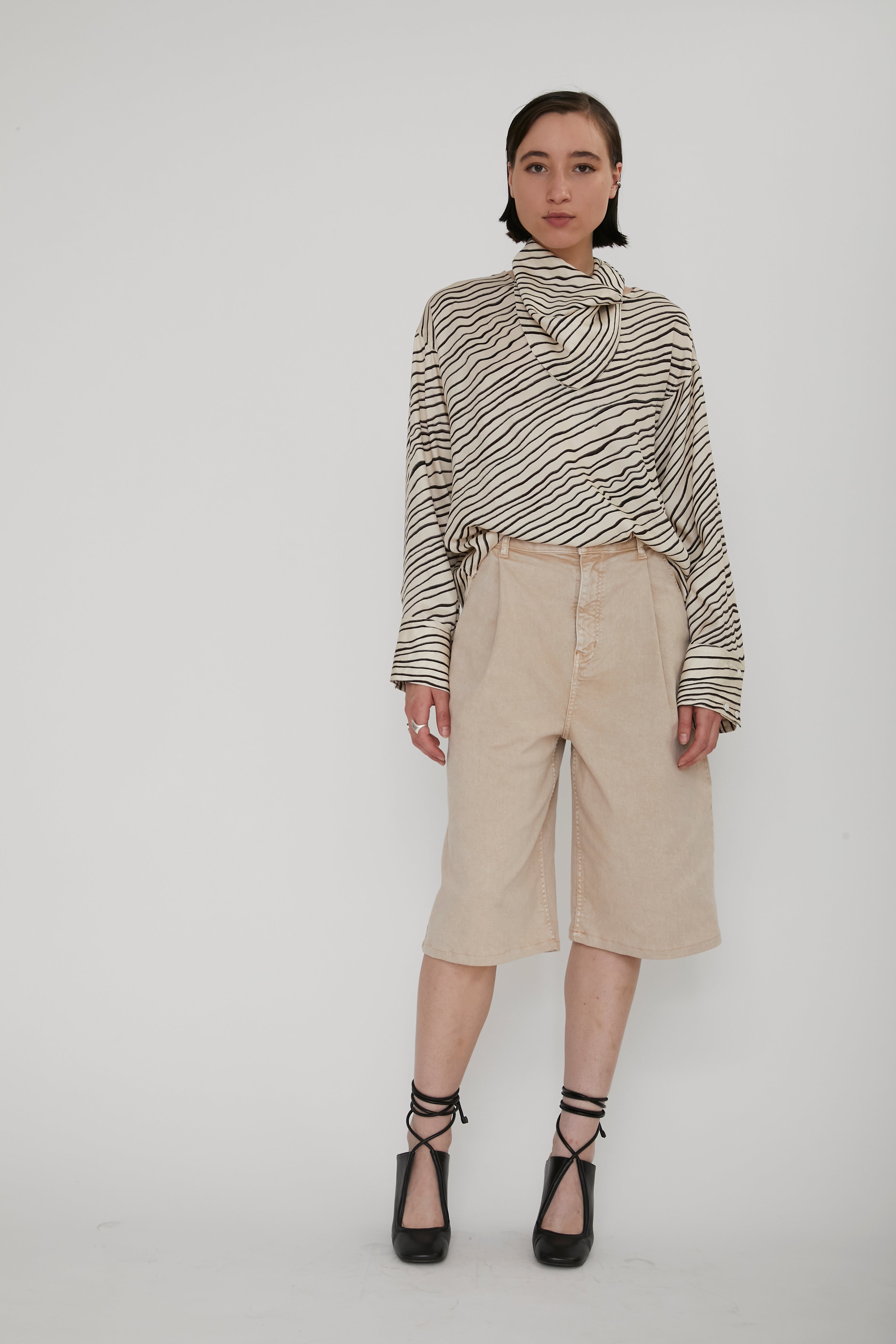 OVERSIZED BLOUSE
